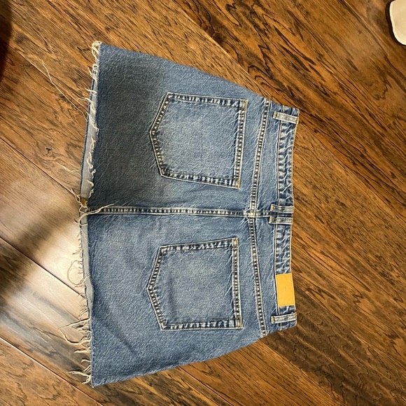 Zara Blue Denim Cut off Skirt - Picture 2 of 3